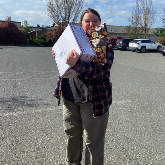 Meet your Posher, Shannon - Picture 2 of 5